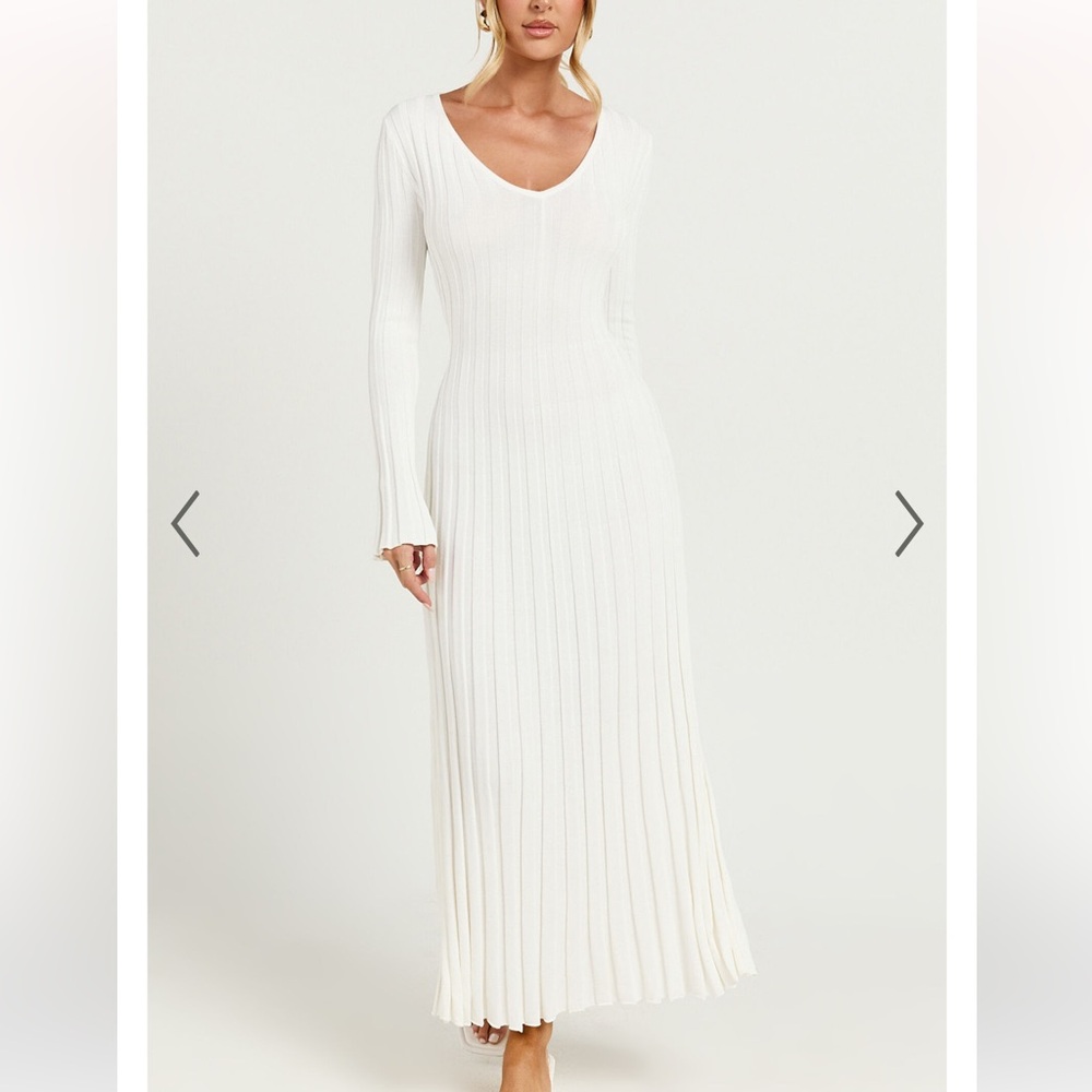 DISSH Ada White Ribbed Knit maxi Dress